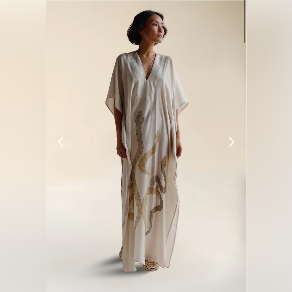 NWT: Fara boutique Rise Kaftan - 100% silk